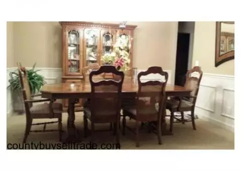 Dinning Room table and Hutch